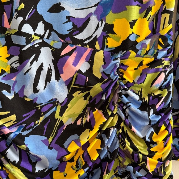 Vibrant Floral Long Sleeve Dress - Picture 3 of 4